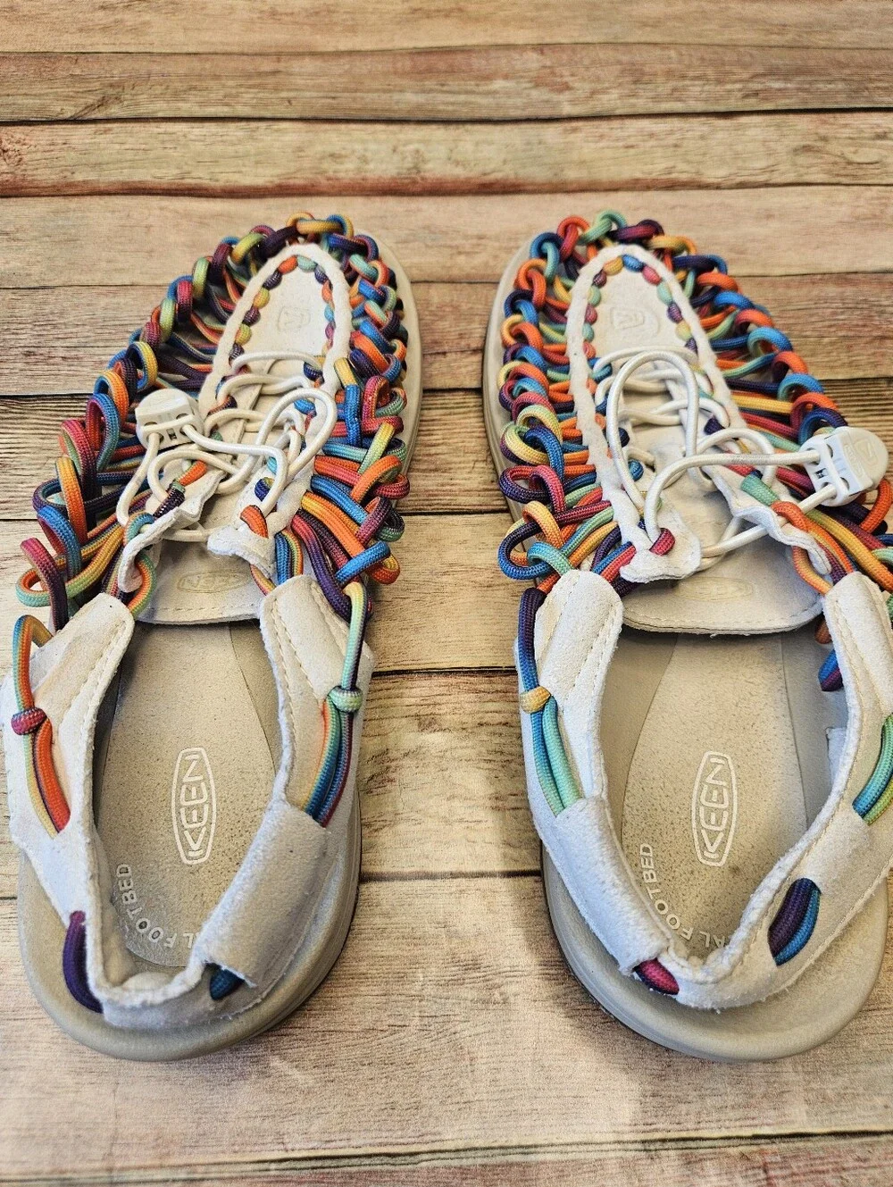 KEEN Uneek Sandals in Original Tie Dye/Birch. Size 9